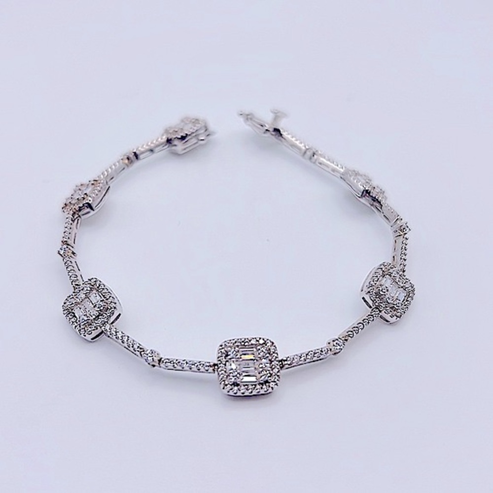 Gorgeous Sterling Silver & Cubic Zirconia Tennis Bracelet
